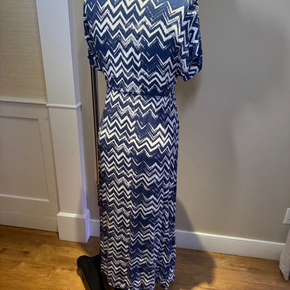 Cool Change beach Cover Up - Picture 2 of 3